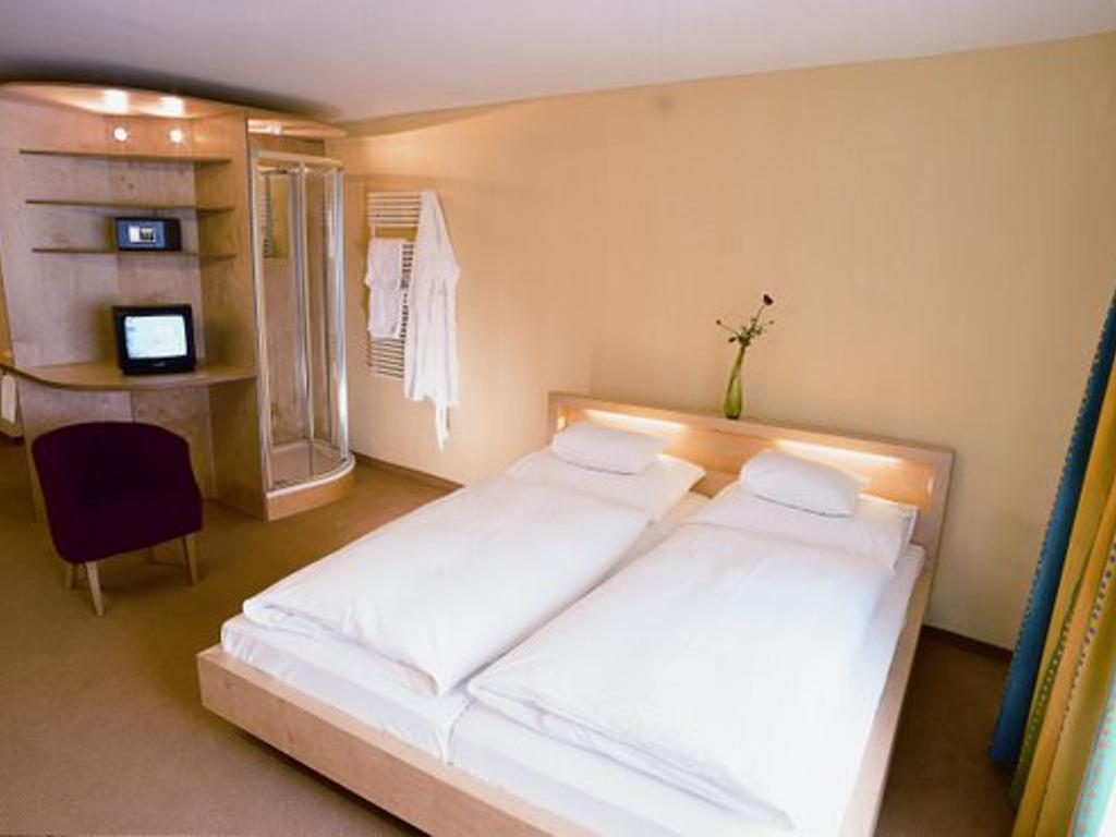 Unser Loisach Otel Lermoos Oda fotoğraf