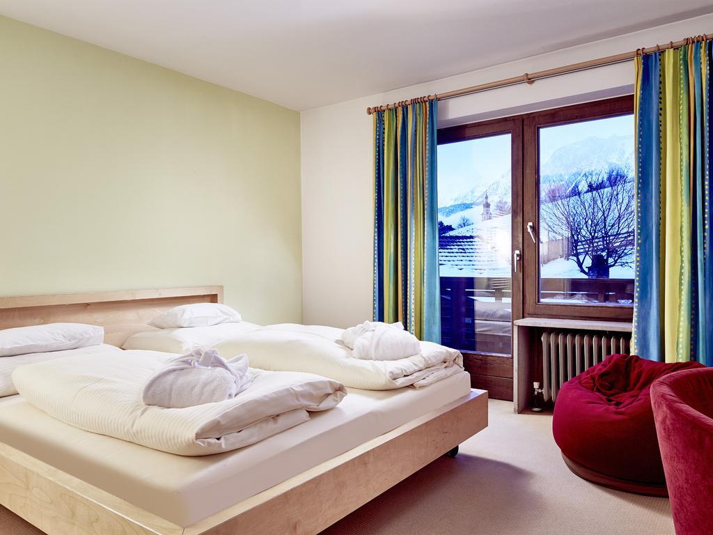 Unser Loisach Otel Lermoos Oda fotoğraf